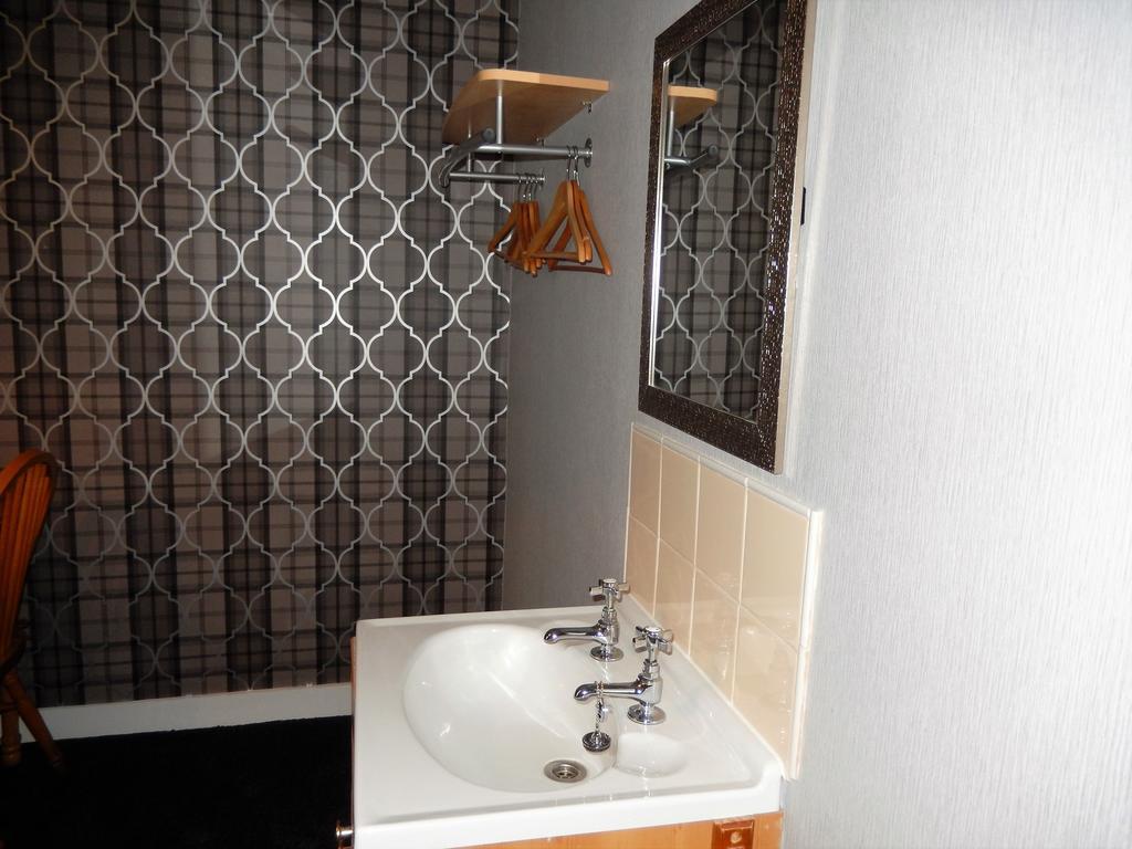 Gales Guesthouse Абердин Экстерьер фото